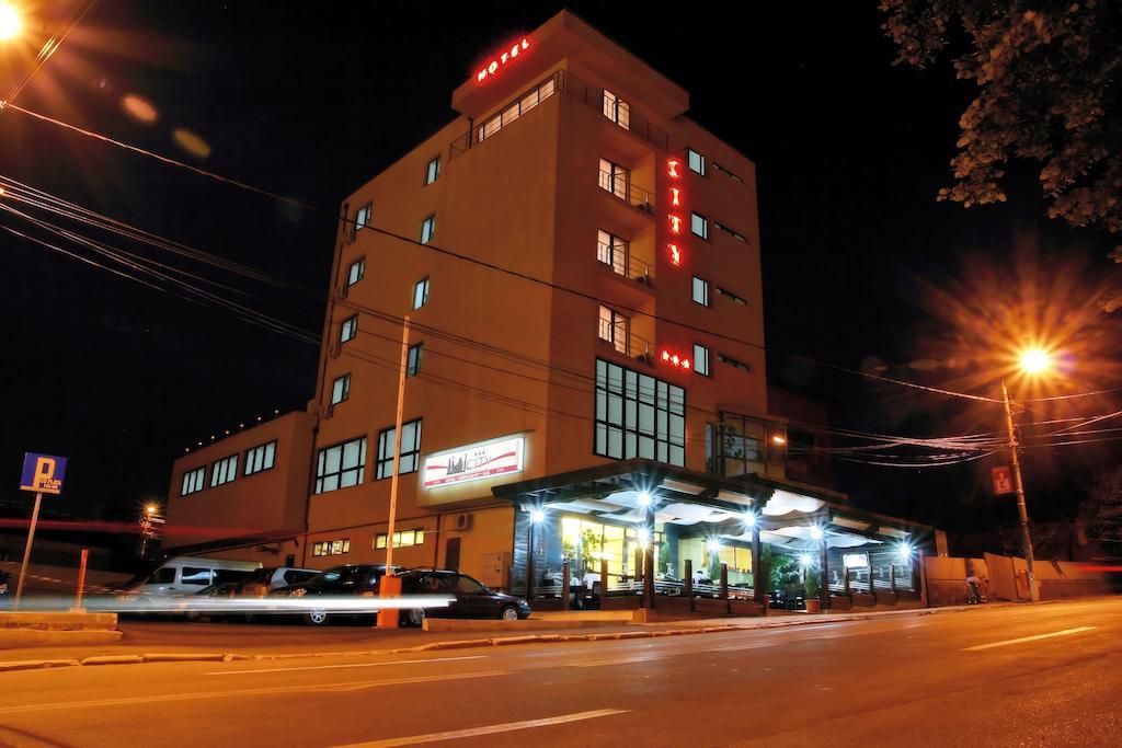 城市酒店 图尔恰 外观 照片
